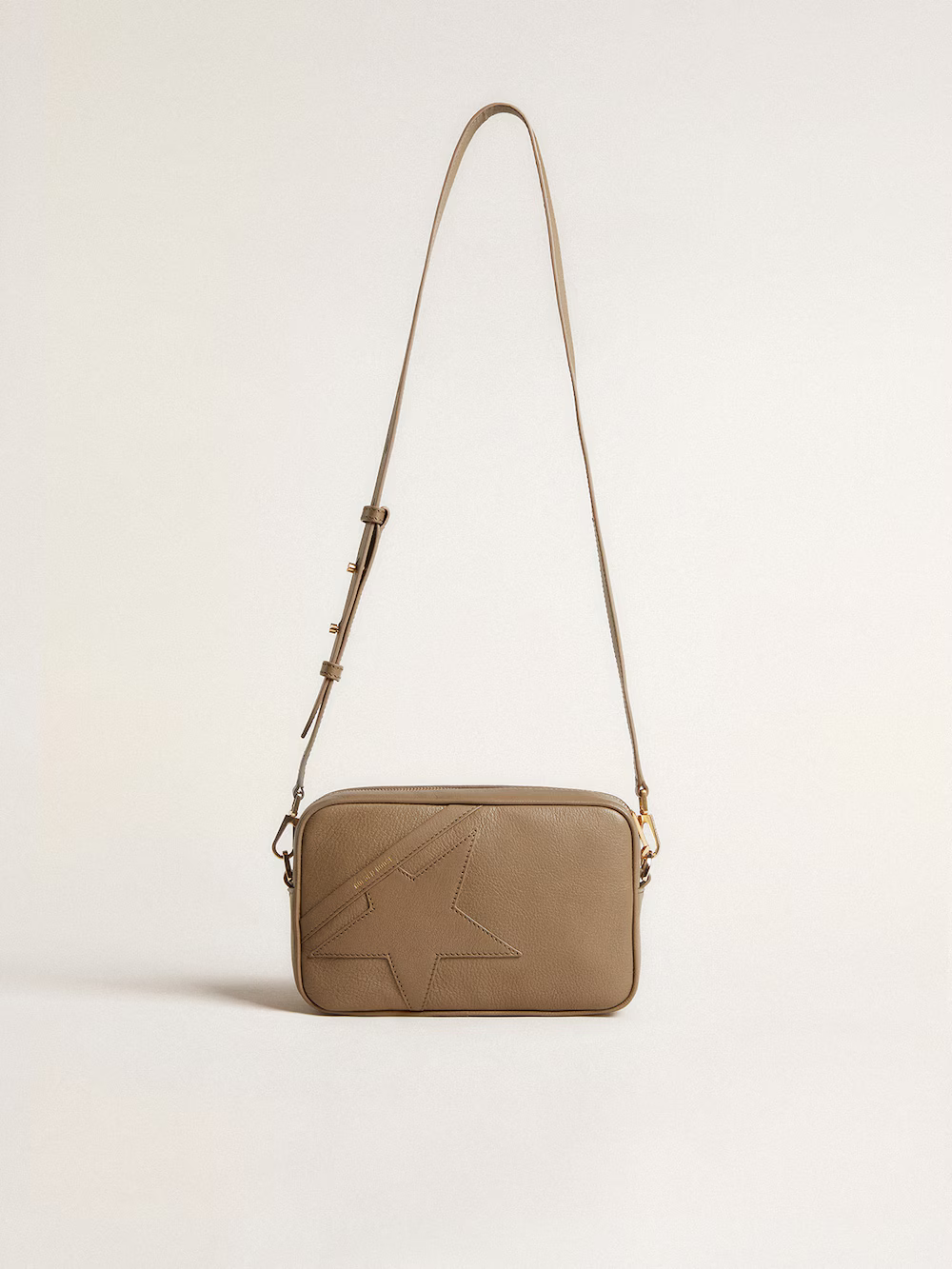 Star Bag in pelle verde salvia con stella tono su tono