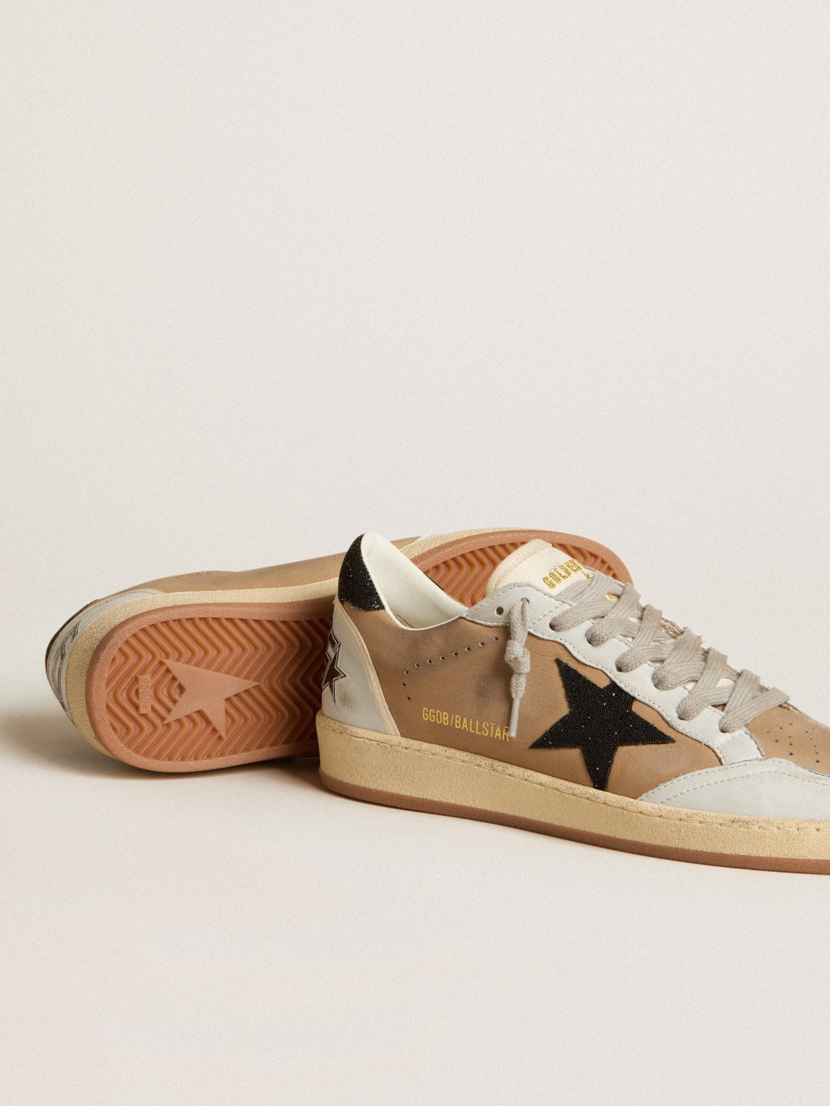 Ball Star in beige nubuck and nappa with black Swarovski crystal star