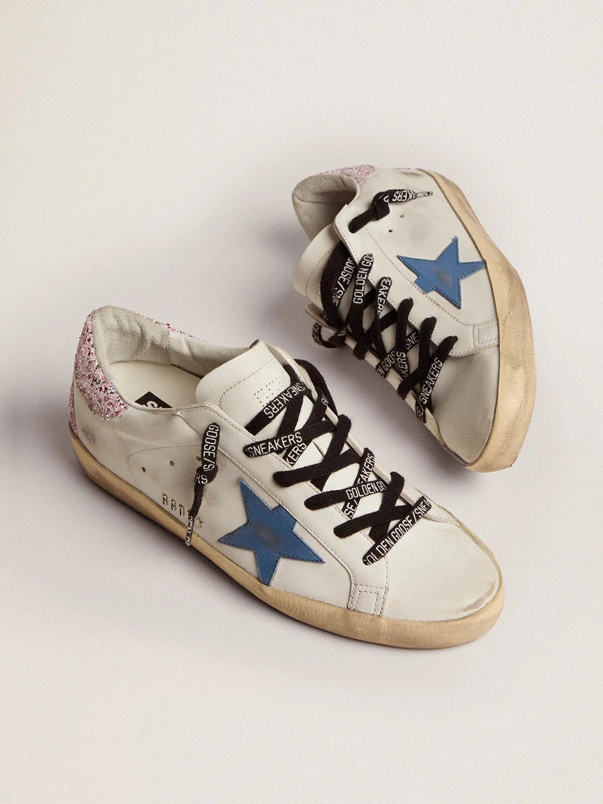 Super-Star sneakers with cobalt-blue leather star and pink glitter heel tab