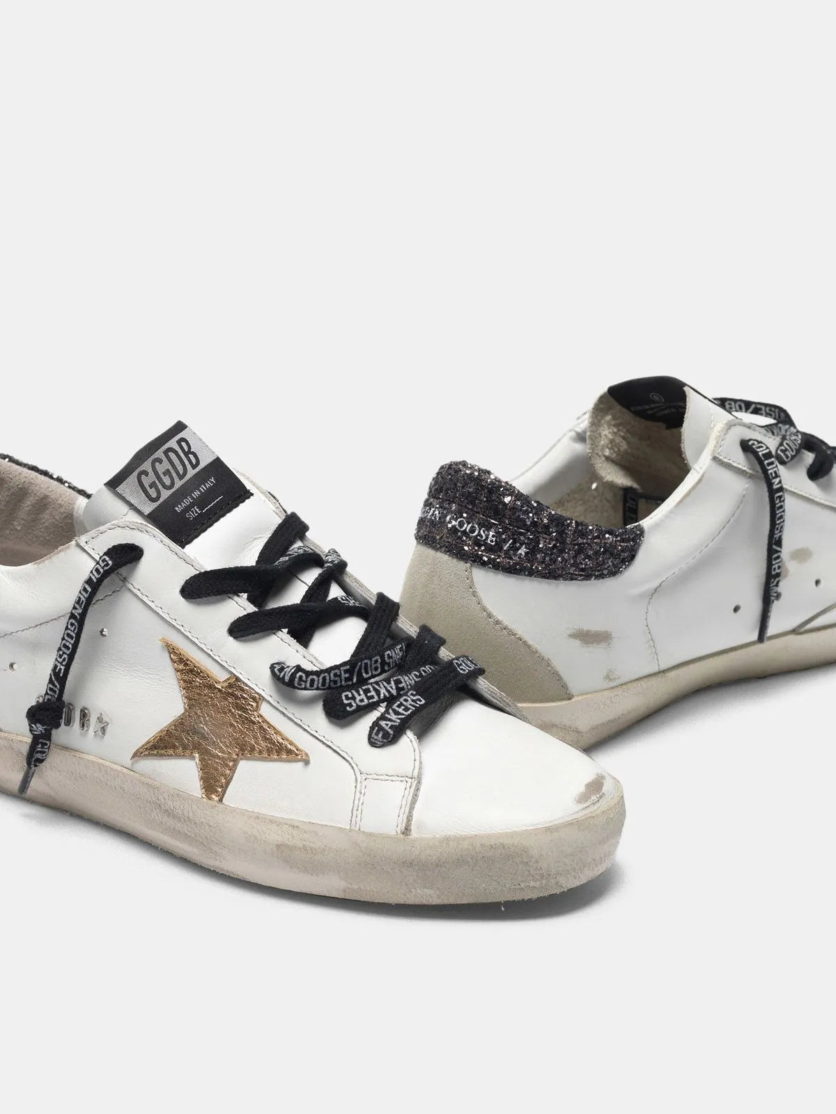 Super-Star-Sneaker mit goldenem Stern und glitzernder Fersenlasche